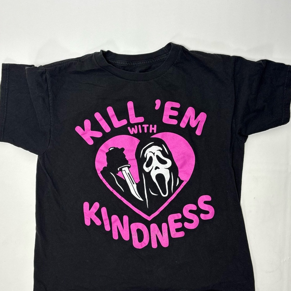 Hot Topic Black and Pink Graphic Tee